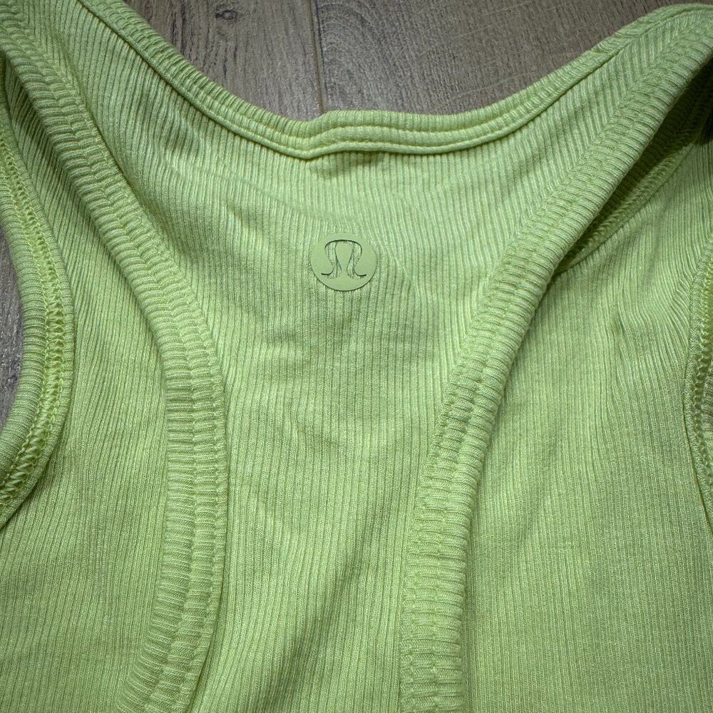 lululemon ribbed crop tank size 4 - Picture 3 of 3
